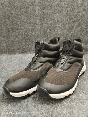 NWOB NORTH FACE Women's ThermoBall Zip Up II Snow Boot Size 8 Black/White